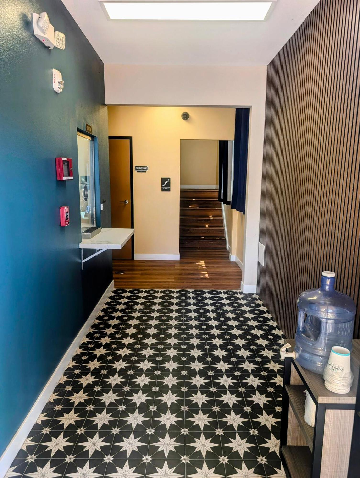 Star Inn Hotel Maywood Extérieur photo